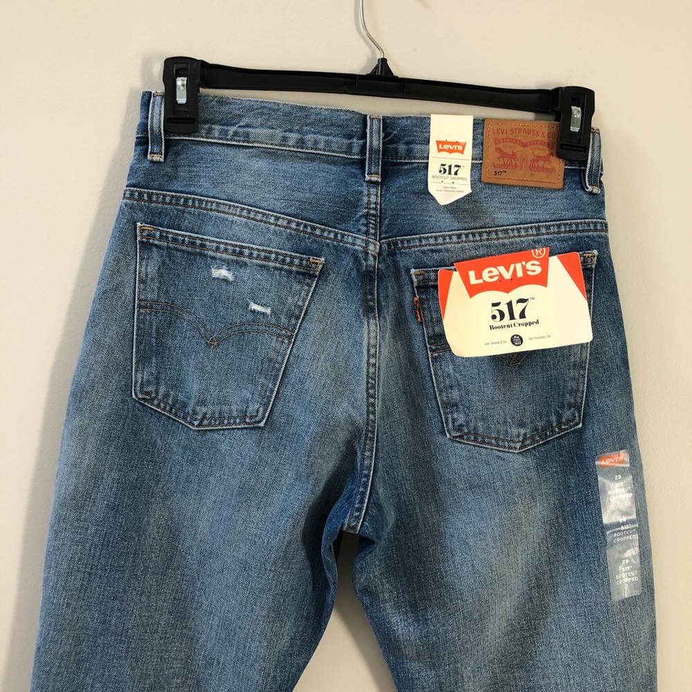 NWT Levi’s 517 High Waisted Distressed Crop Jeans - Picture 4 of 8